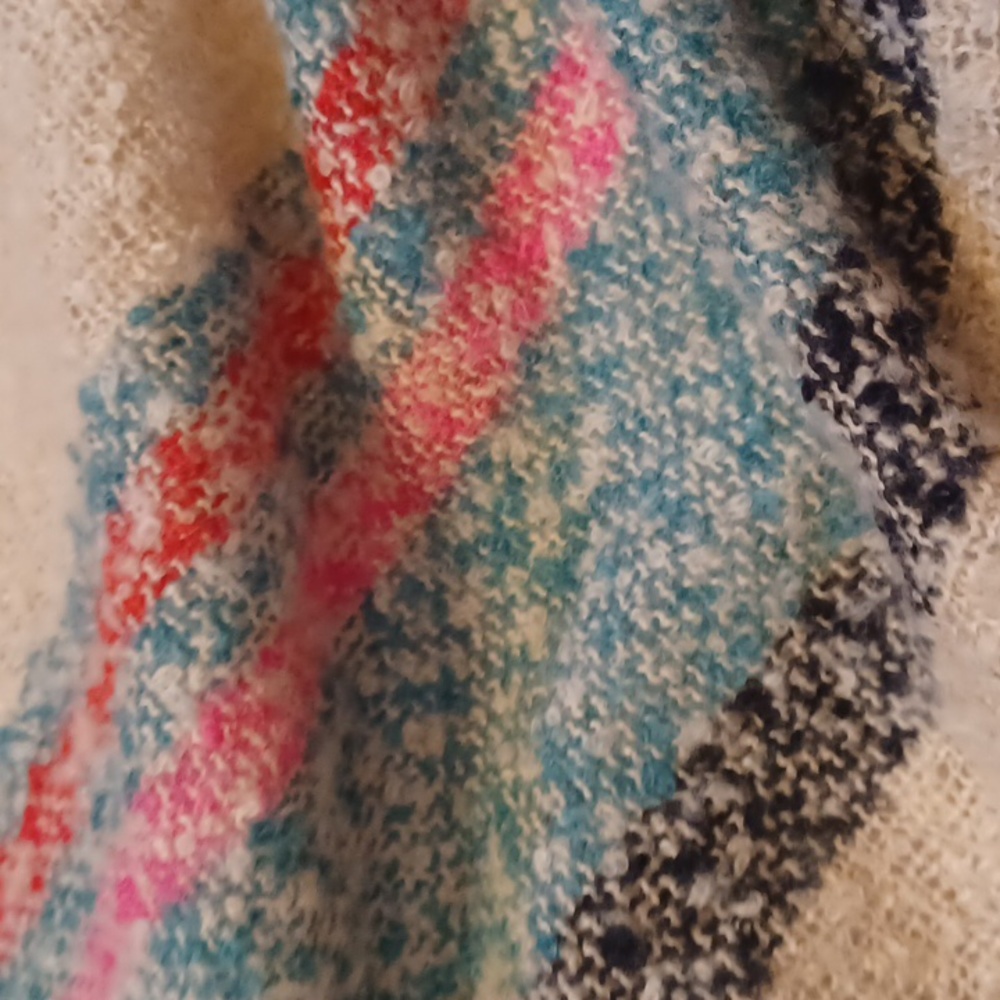 Gorgeous Multi-Colored Over-Sized Blanket Wrap - Picture 6 of 8